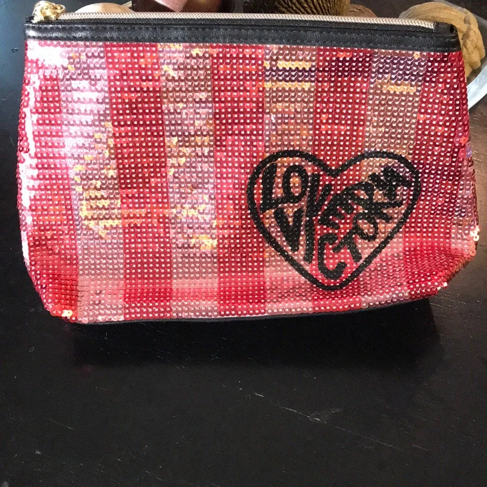 NWT Sparkly Victoria Secret Make Up Bag & Sponge